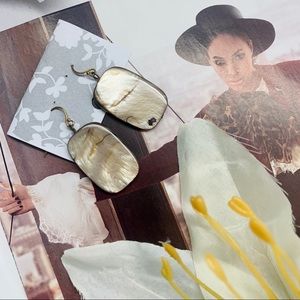 **Luminescent Stone Sheen Earrings**